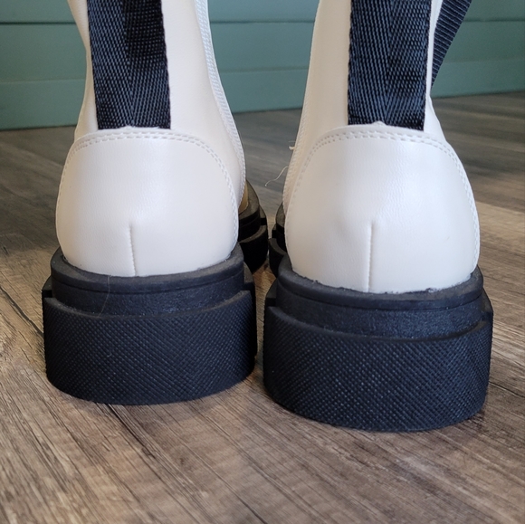 Nasty Gal White Platform Chunky Boots - Picture 5 of 8